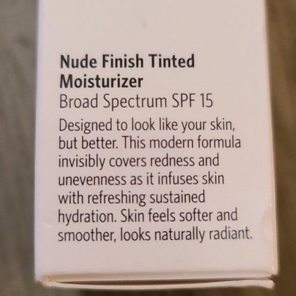 Bobbi Brown Tinted Moisturizer DEEP - Picture 5 of 5